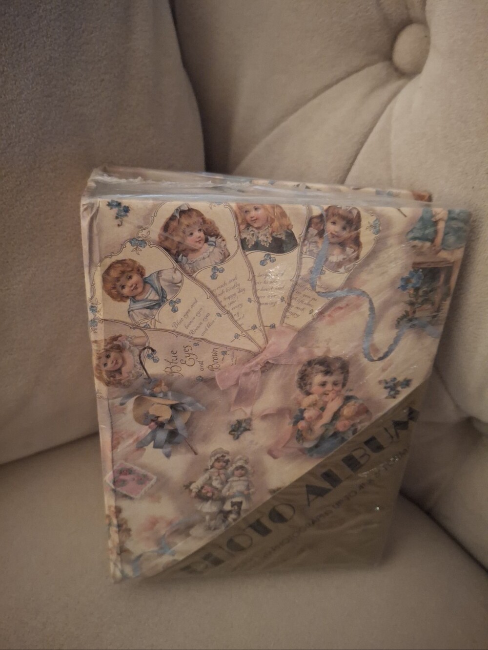 Vintage Floral Cherub Photo Album in Pastel Pink and Blue Holds 4x6 Pictures